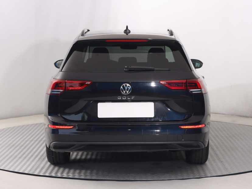 Volkswagen Golf, 2023