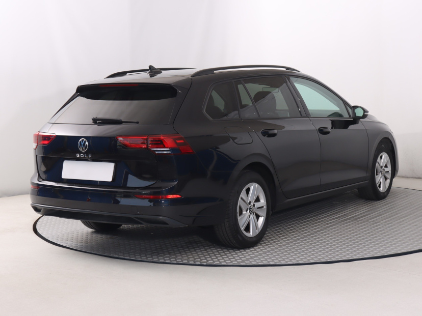 Volkswagen Golf, 2023
