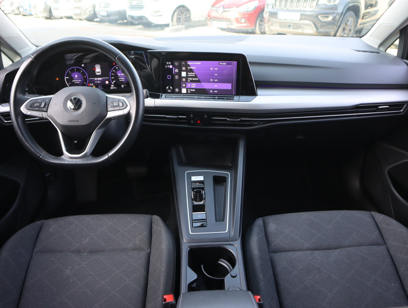 Volkswagen Golf, 2023