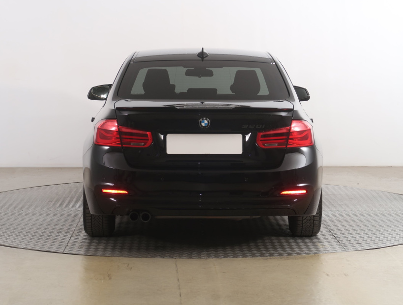 BMW 3, 2018