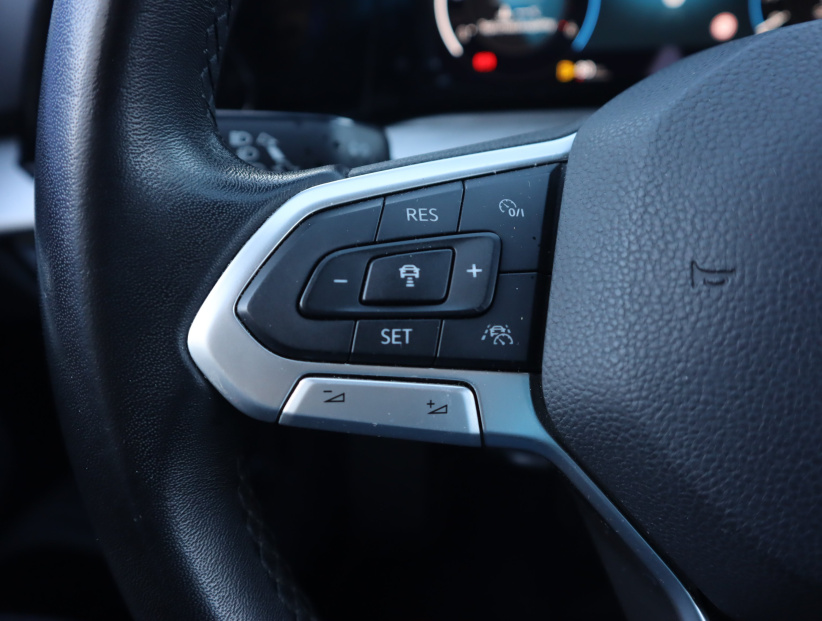 Volkswagen Golf, 2023