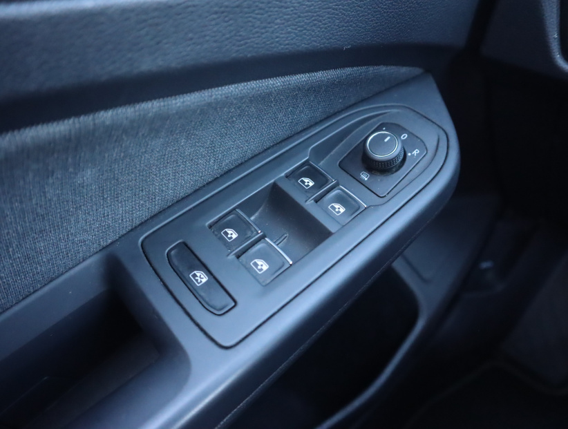Volkswagen Golf, 2023