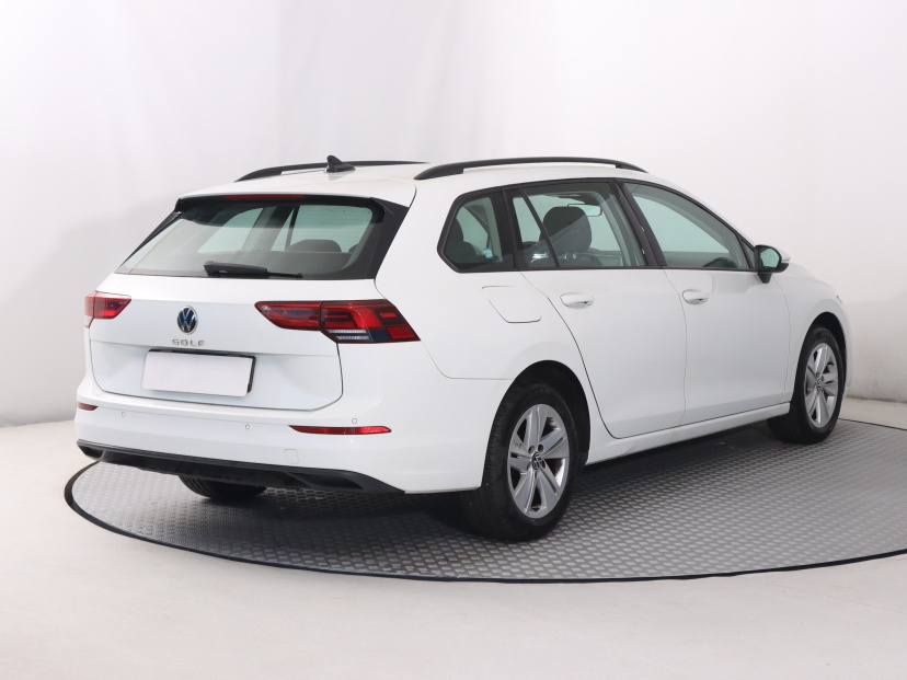 Volkswagen Golf, 2023