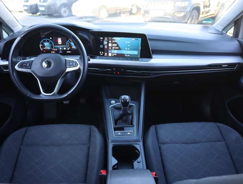 Volkswagen Golf, 2023
