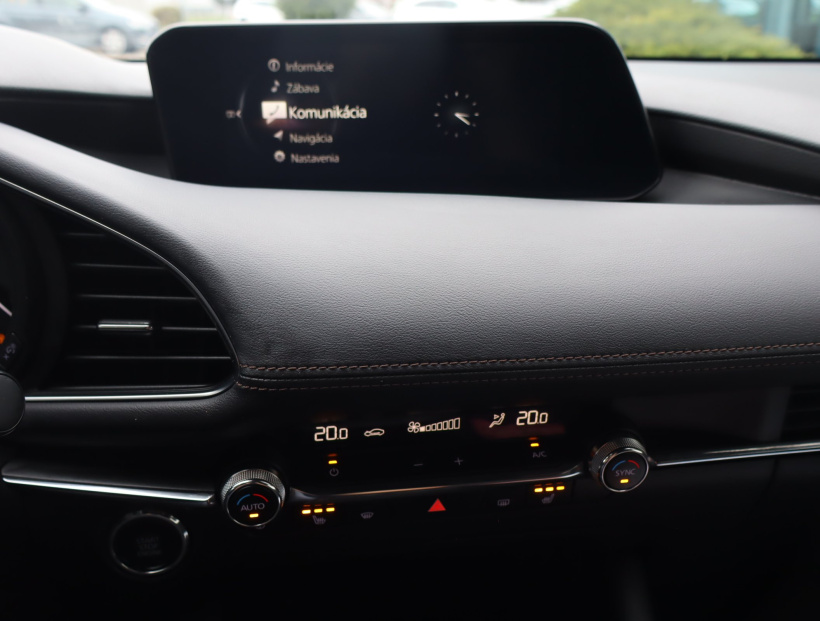 Mazda 3, 2022