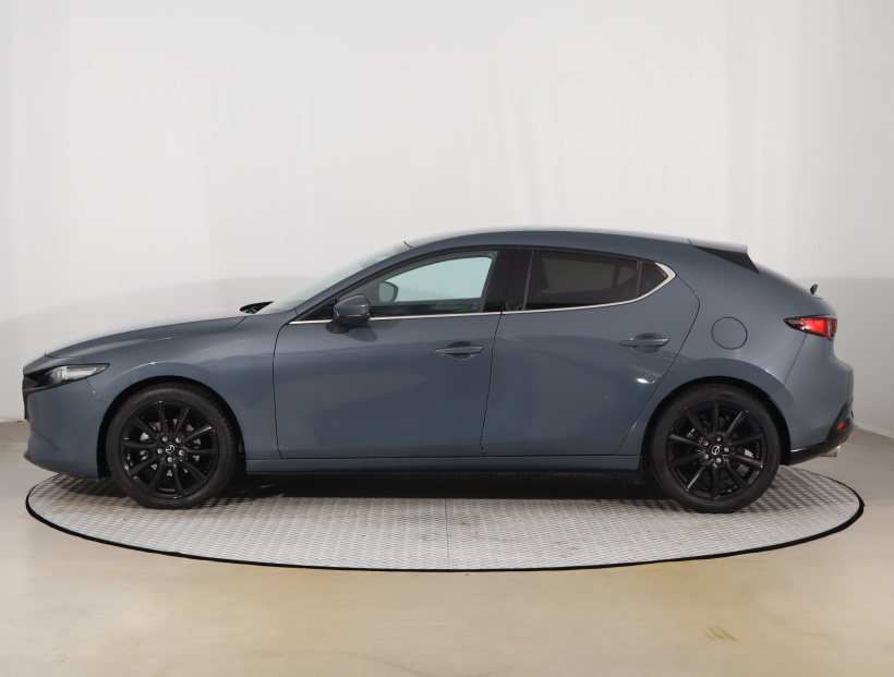 Mazda 3, 2022