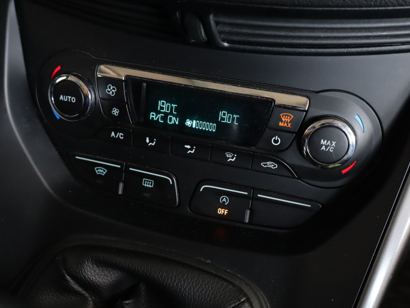 Ford Kuga, 2015