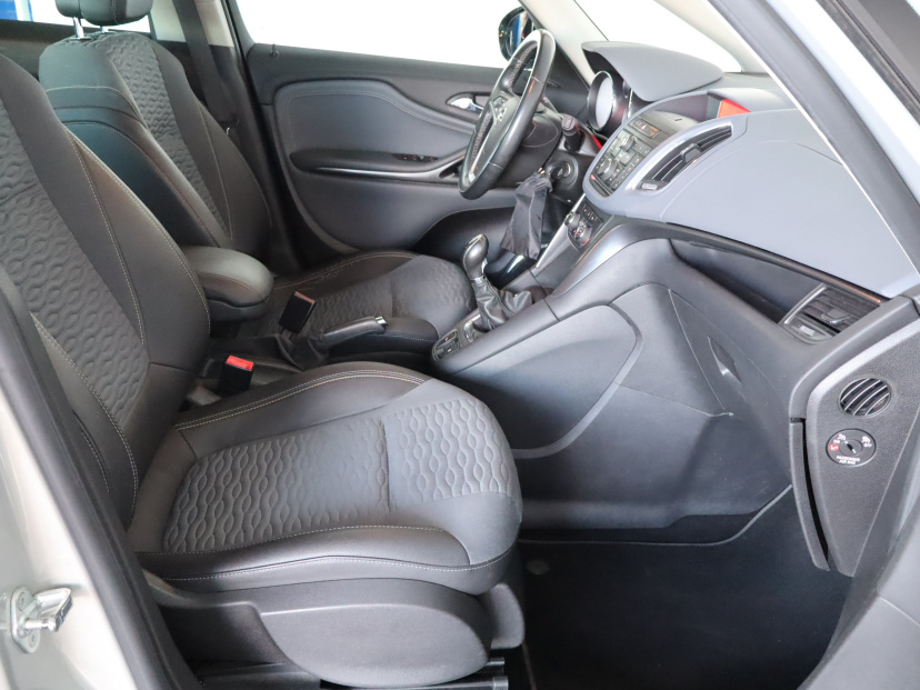 Opel Zafira, 2012