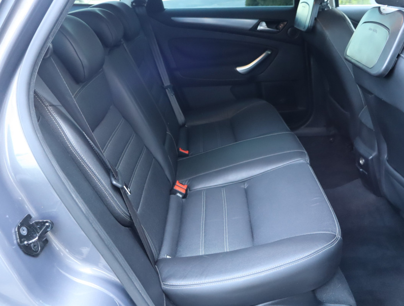 Ford Mondeo, 2011