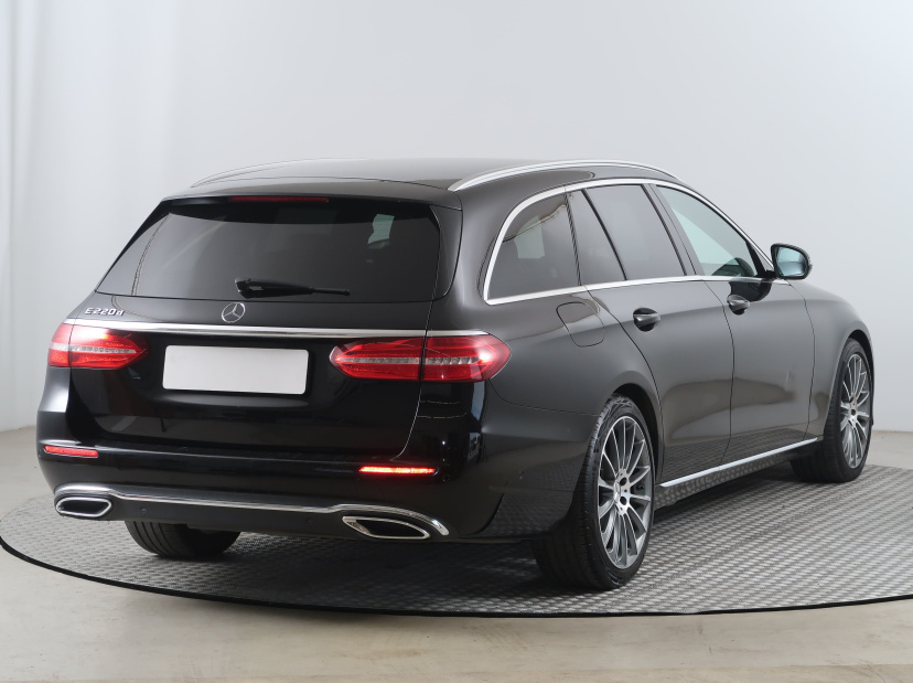 Mercedes-Benz E, 2016