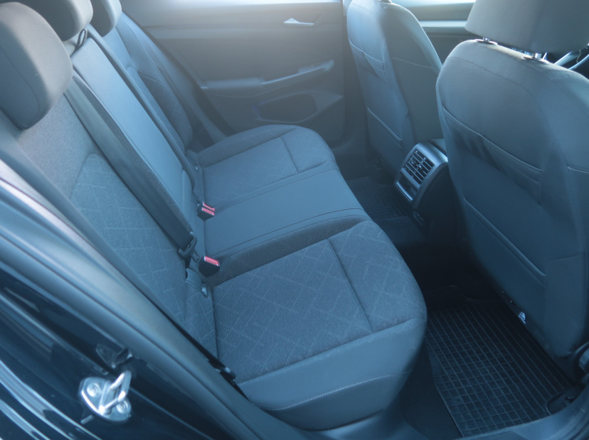 Volkswagen Golf, 2021