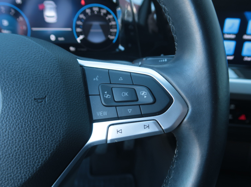 Volkswagen Golf, 2021