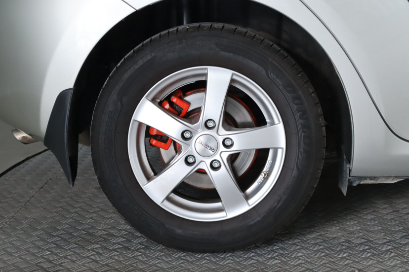 Toyota Auris, 2009