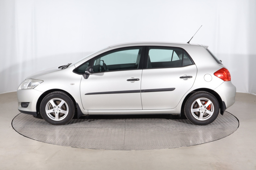 Toyota Auris, 2009