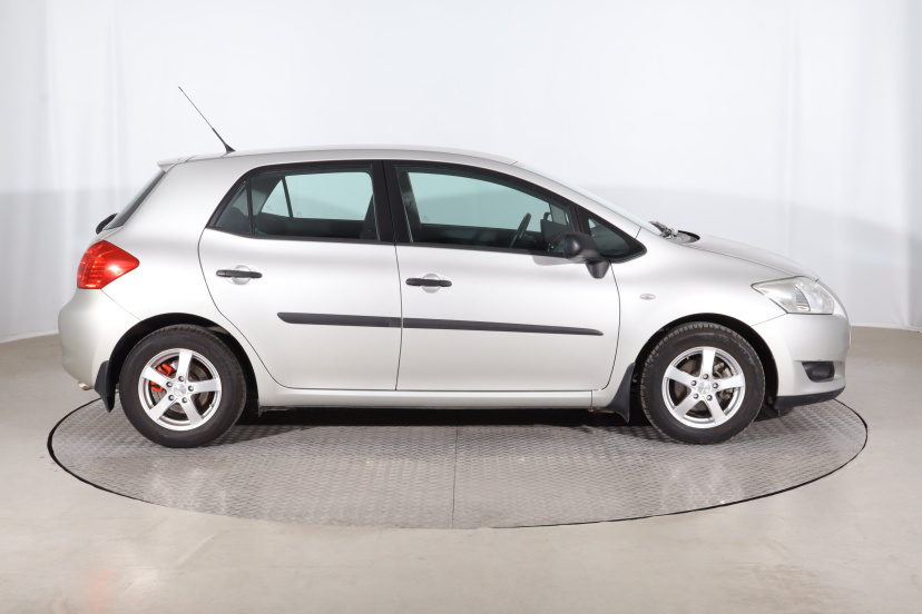 Toyota Auris, 2009