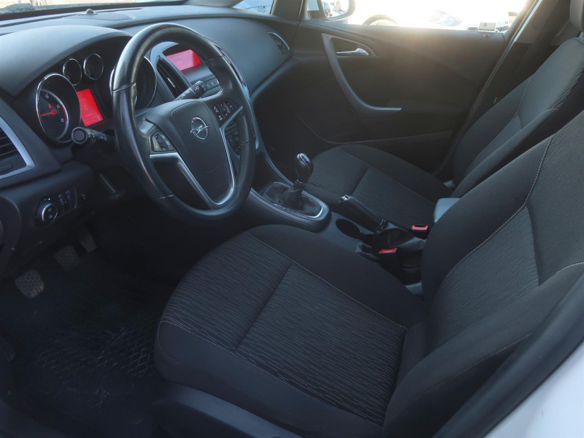 Opel Astra, 2013