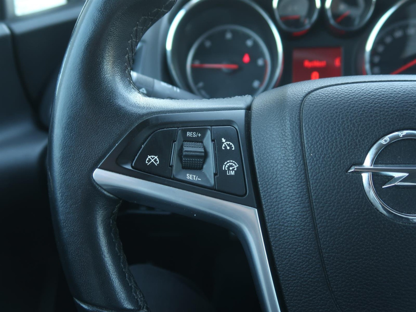 Opel Astra, 2013