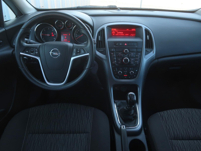 Opel Astra, 2013