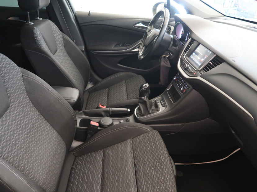 Opel Astra, 2019