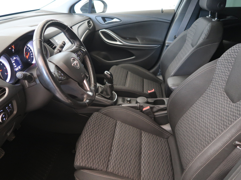 Opel Astra, 2019