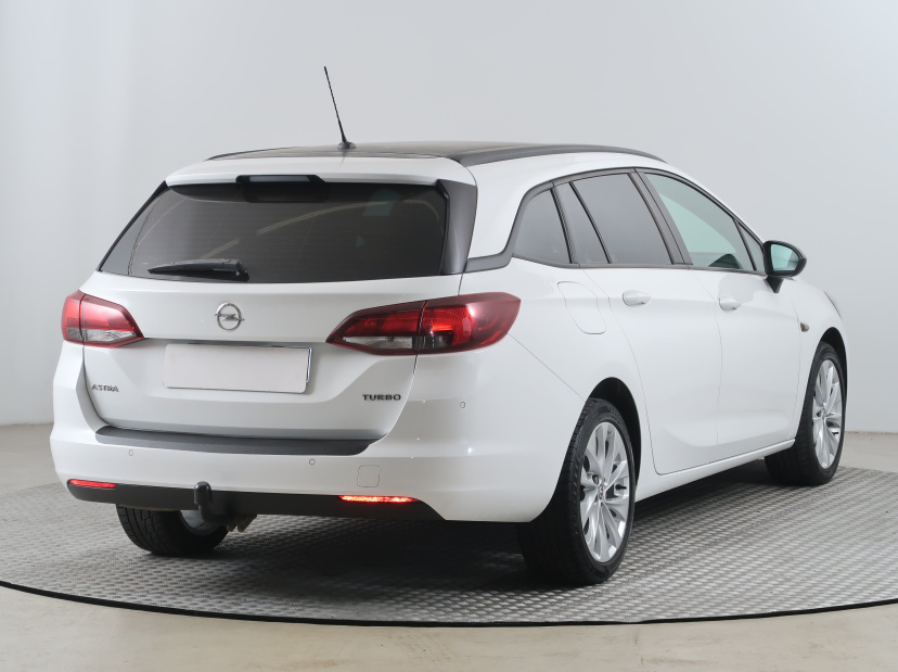 Opel Astra, 2019