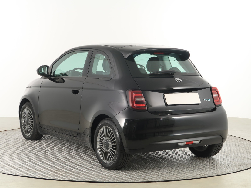Fiat 500e, 2022