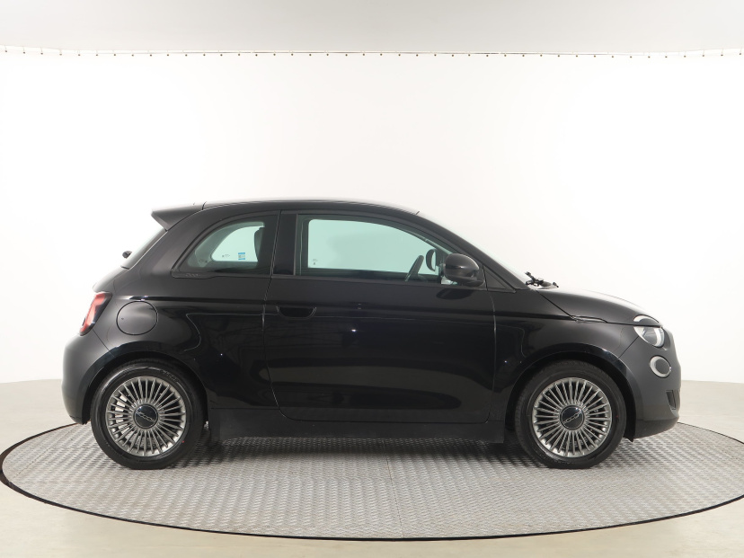 Fiat 500e, 2022