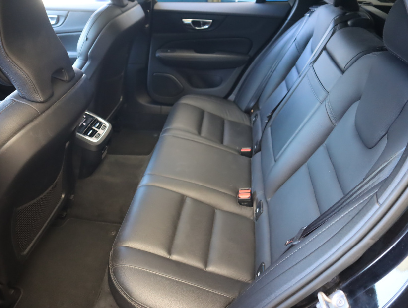Volvo V60 Cross Country, 2019