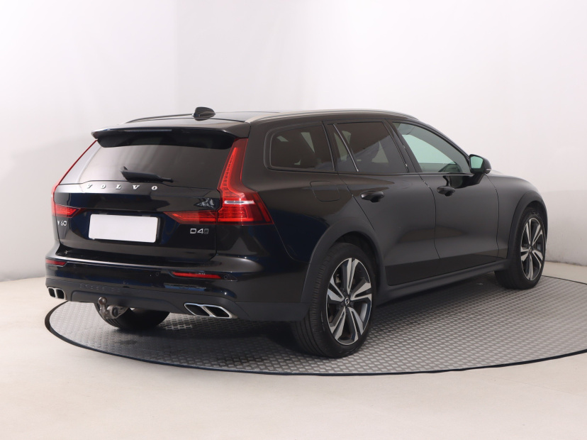 Volvo V60 Cross Country, 2019