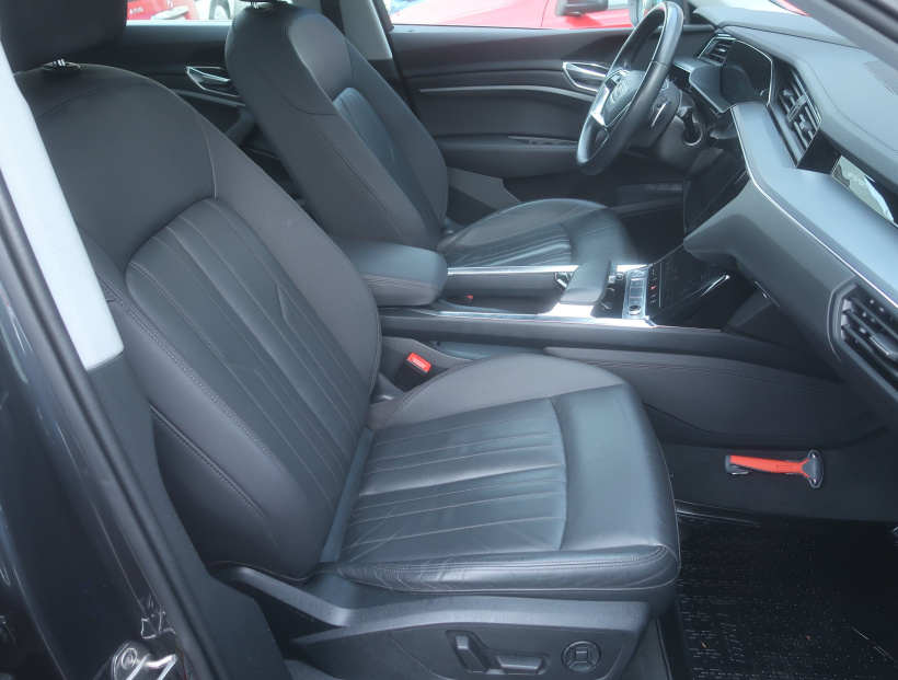 Audi e-tron, 2019