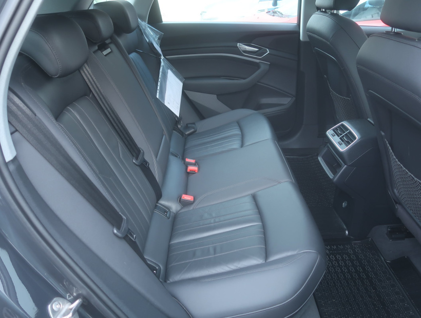 Audi e-tron, 2019