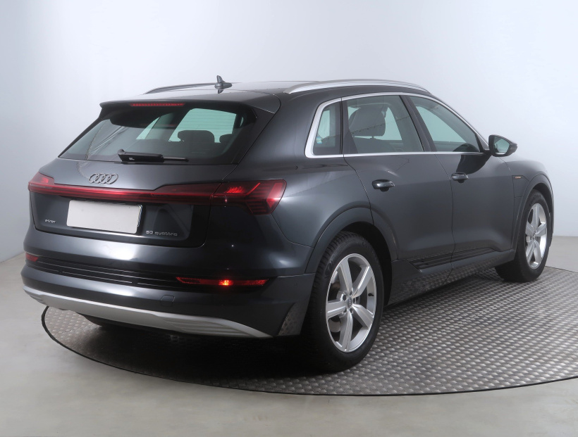 Audi e-tron, 2019