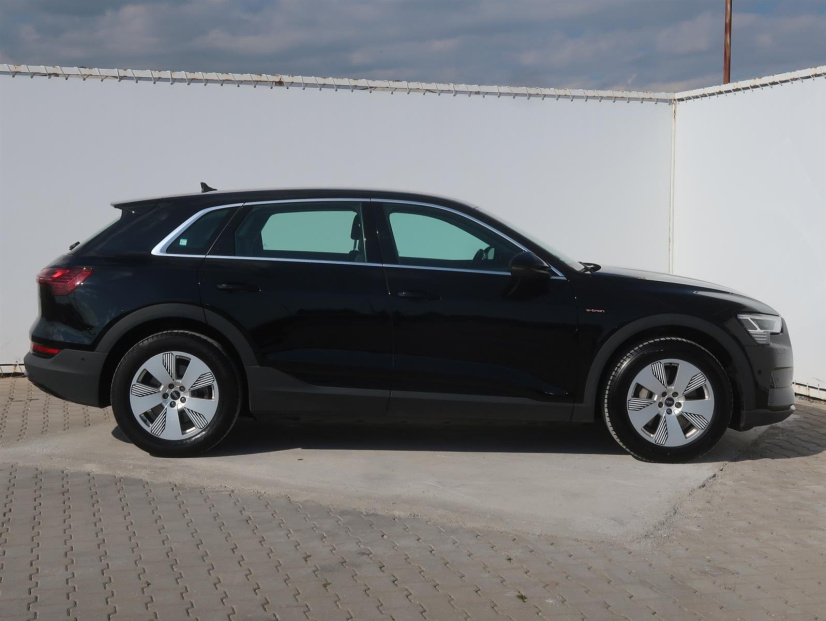 Audi e-tron, 2022