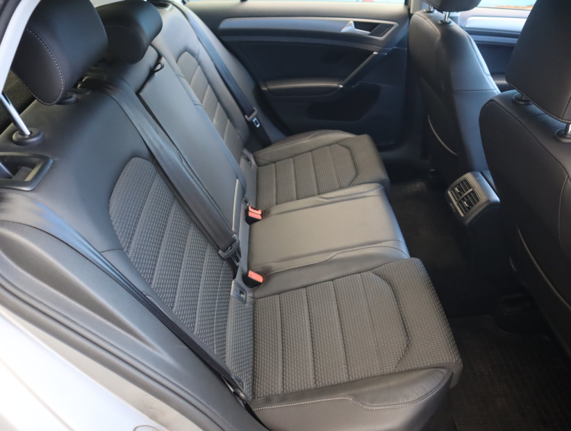 Volkswagen Golf, 2015