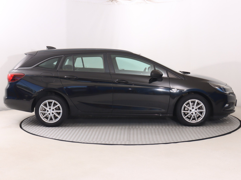 Opel Astra, 2017