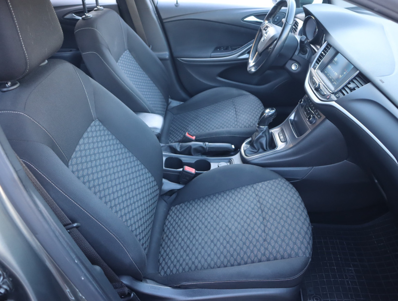 Opel Astra, 2017