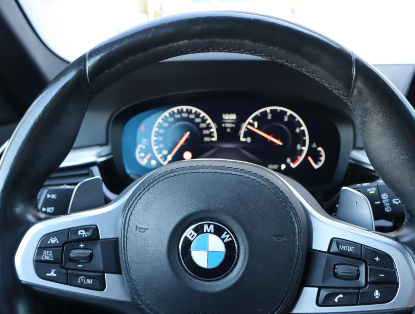 BMW 5, 2019