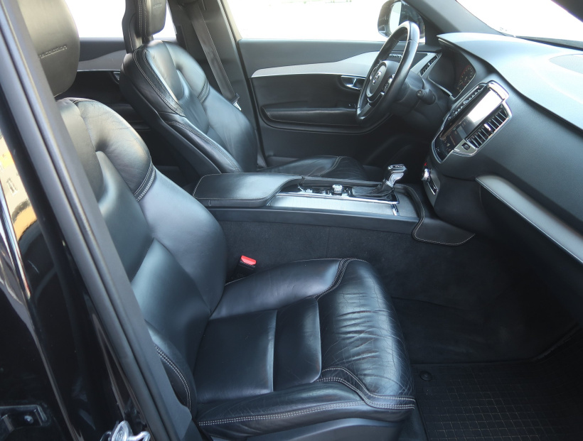 Volvo XC90, 2015