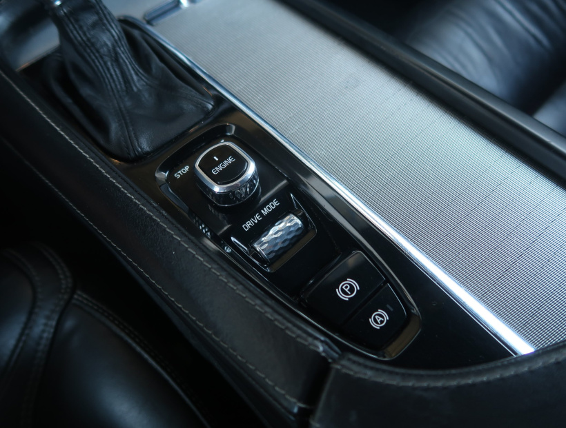 Volvo XC90, 2015