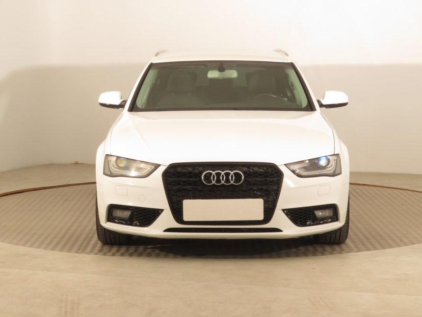 Audi A4, 2013