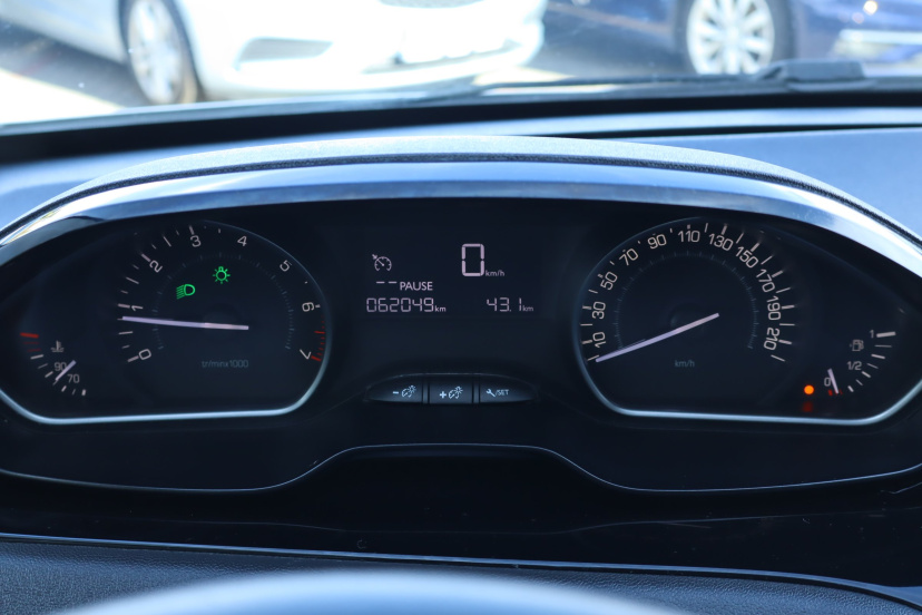 Peugeot 208, 2015