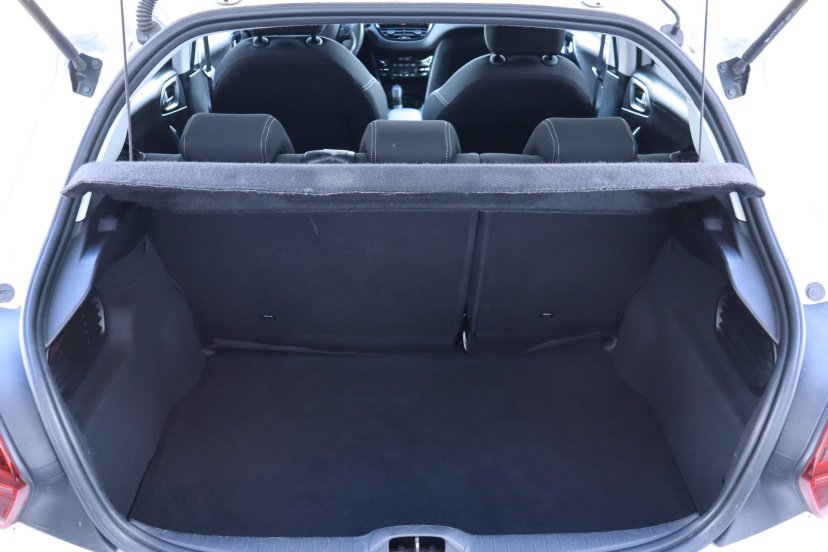 Peugeot 208, 2015