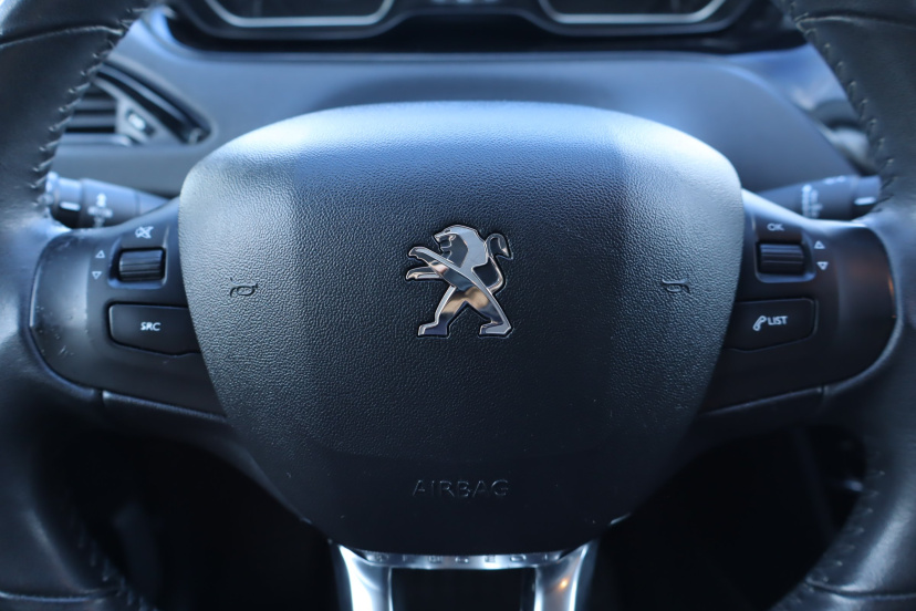 Peugeot 208, 2015