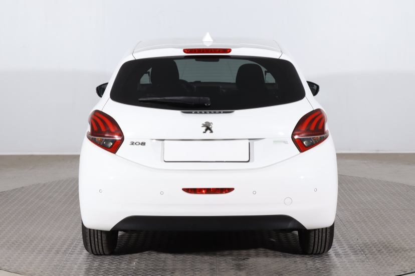 Peugeot 208, 2015