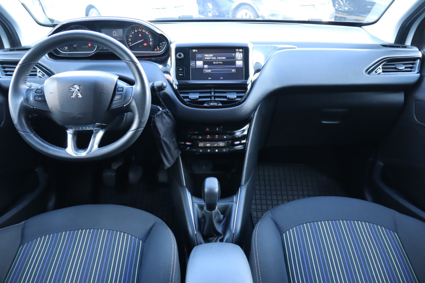 Peugeot 208, 2015