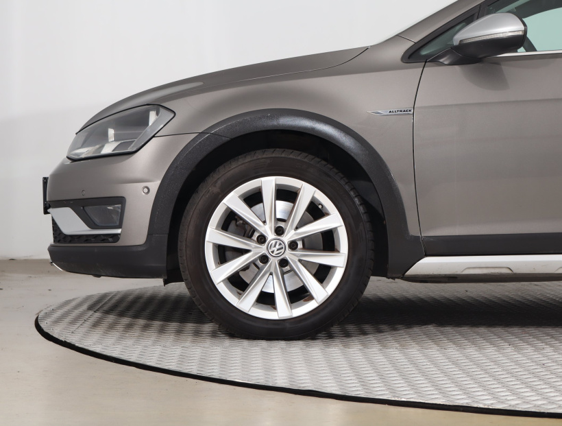 Volkswagen Golf, 2016