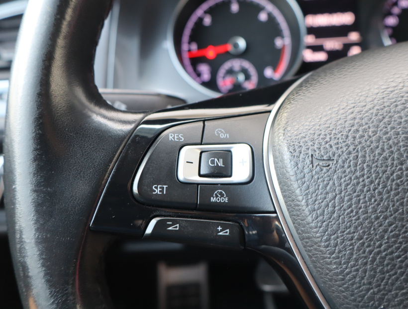 Volkswagen Golf, 2016