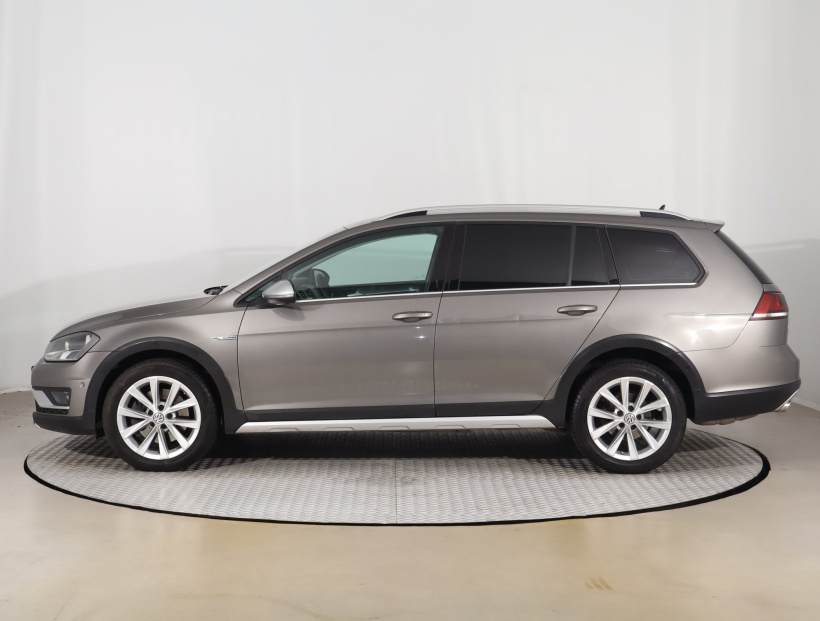 Volkswagen Golf, 2016