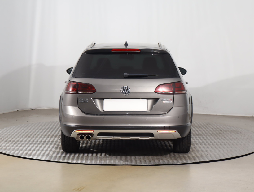 Volkswagen Golf, 2016