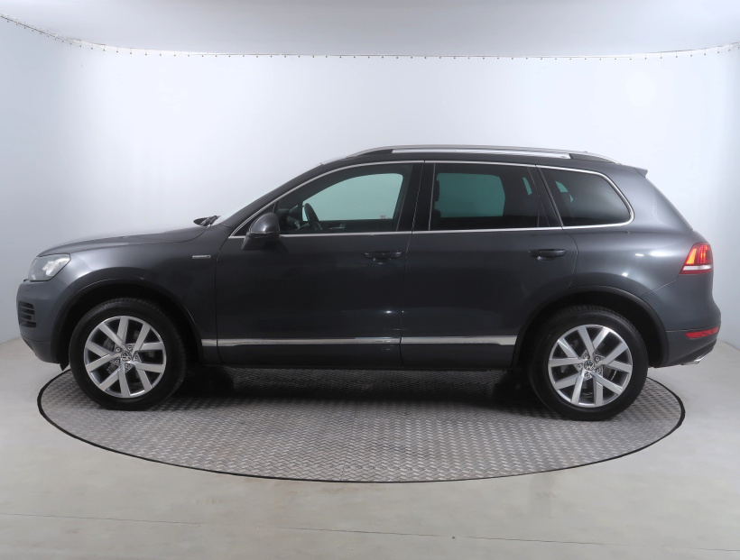 Volkswagen Touareg, 2013